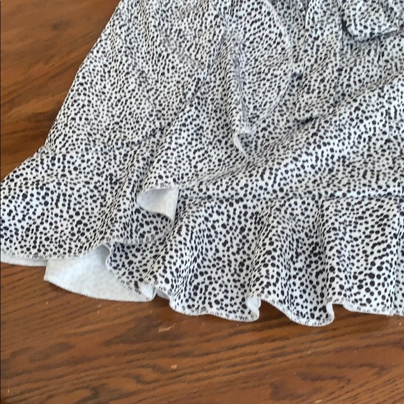 Casual Mini Skirt - Picture 2 of 3